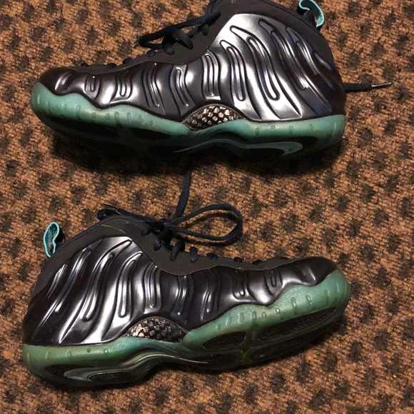 Used Black nike foamposite. Size 10. - Picture 1 of 5